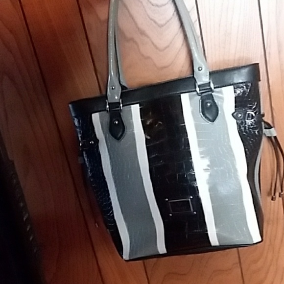 guess croc shoulder bag